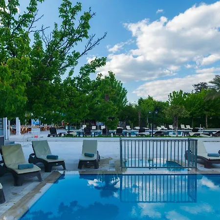 Grand Derin Hotel 4*